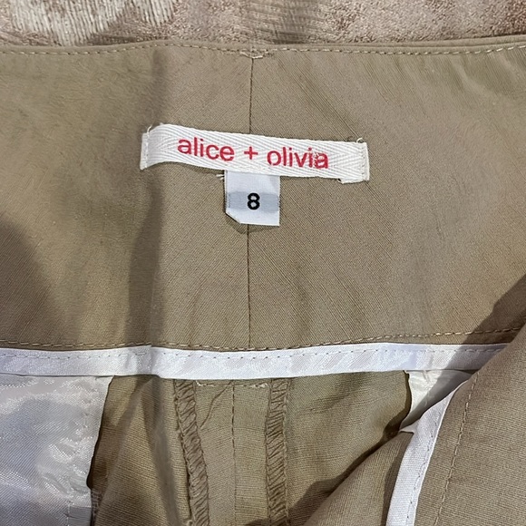 Alice and Olivia Bermuda khaki shorts - Picture 4 of 4